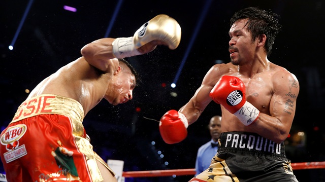 Sekiz farklı sıklette dünya şampiyonu olmayı başaran tek boksör Pacquiao.
