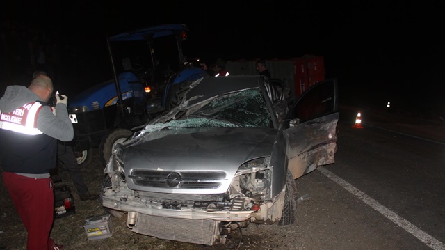 Samsun'da üç aracın karışığı trafik kazasında 2 kişi öldü, 7 kişi yaralandı.