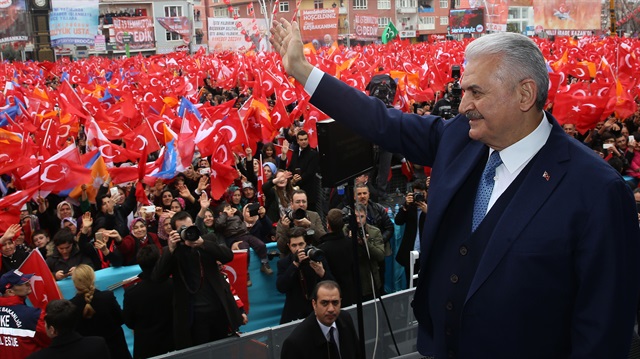 Başbakan Yıldırım, Kahramankazan'da halka hitap etti.