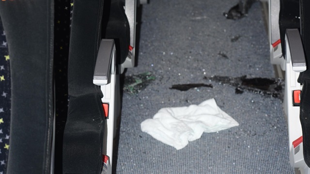 Bursaspor'un takım otobüsüne yapılan saldırıda kapının içeriden açıldığı ve taraftarların saldırısının bu şekilde gerçekleştiği belirtildi.