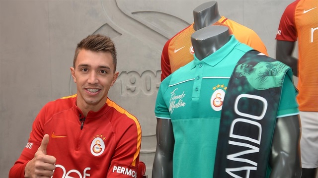 Galatasaray'ın Uruguaylı kalecisi Fernando Muslera, derbide forma giymesi halinde rekor kıracak. 