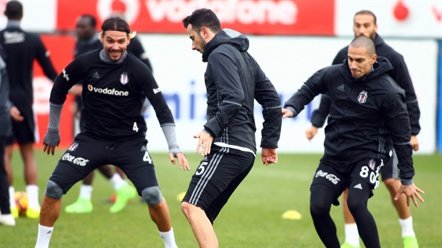 Beşiktaş derbi hazırlıklarını yaptığı antrenmanla sürdürdü.