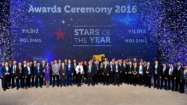 "Senenin Yıldızları" en iyi iş uygulamalarının ödüllendirdiği ödül platformu olarak global ölçeğe taşındı.