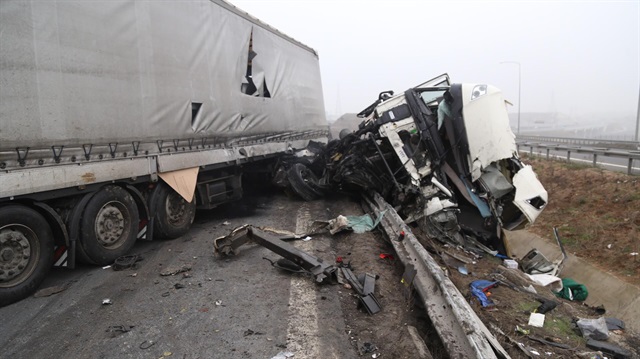 Kocaeli Dilovası'nda iki ayrı kazada 8 kişi yaralandı