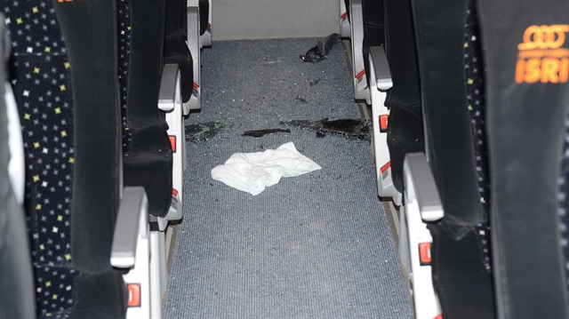 Bursaspor takım otobüsünün içine girerek futbolculara saldıran taraftarlar, otobüsün arka camlarını da kırmıştı.