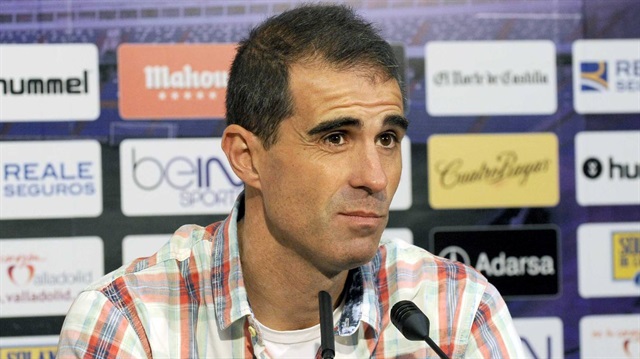İspanyol basını, Deportivo kulübünün yeni teknik direktör olarak Pepe Mel ile müzakere ettiğini iddia ediyor. 
