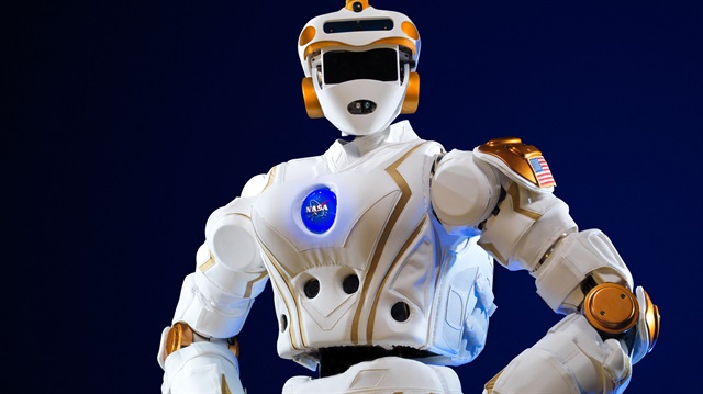 Japon internet şirketi Softbank'ın CEO'su: 30 yıl içinde robotlar insanları geçecek