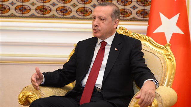  Erdoğan Ekonomik İşbirliği Teşkilatının başkent İslamabad'da yapacağı 13. Ekonomik İşbirliği Zirvesi'ne katılmak üzere Pakistan'a gitti. 