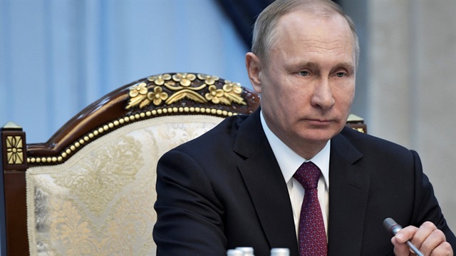 Rusya Devlet Başkanı Vladimir Putin, Kırgızistan ziyareti sırasında açıklamalarda bulunuyor.
