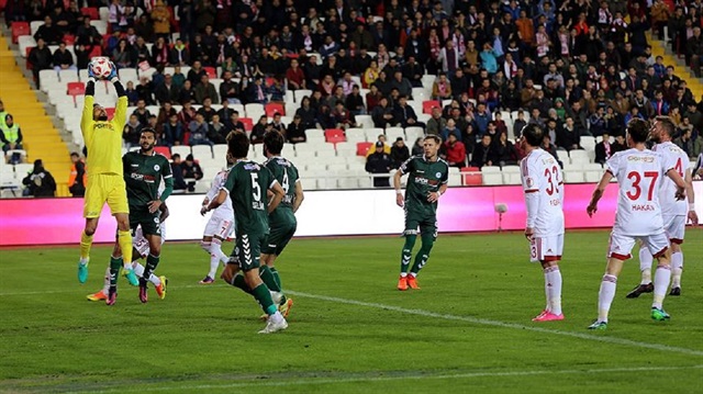 Ziraat Türkiye Kupası çeyrek final maçında Atiker Konyaspor deplasmanda Sivasspor ile 0-0 berabere kaldı.
