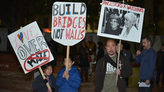 ABD'nin Los Angeles şehrinde Trump'ın kararları protesto ediliyor. 