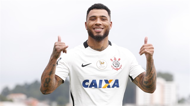 Colin Kazım, devre arasında Coritiba'dan Corinthians'a transfer olmuştu.