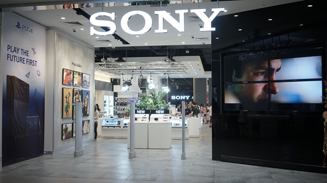Sony yetkili servisi, müşterisine verdiği ihtarname gibi cevapla şaşırttı.