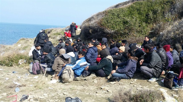 Çanakkale'de dün de yasa dışı yollarla Midilli Adası'na geçmeye çalışan 146 yabancı uyruklu yakalanmıştı.