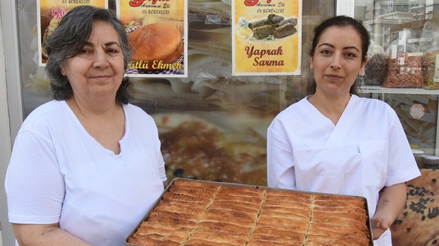  Ev kadını Birgül Acar ve kızı Nilgün Toktaş'ın açtığı dükkan büyük ilgi gördü.