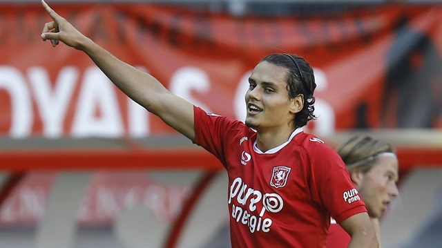 Ligde 12 golü bulunan Enes Ünal, 11 gol atan Colin Kazım'ı da geride bırakarak Hollanda'da en çok gol atan Türk oyuncu oldu.