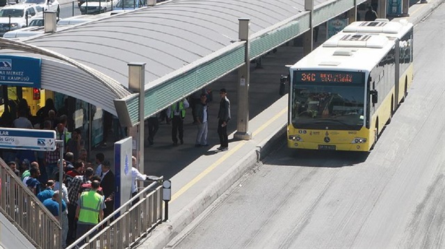 Metrobüs Kapasite Arttırım Projesi ile metrobüs hattında yavaşlamaya neden olan noktalar düzeltilecek.