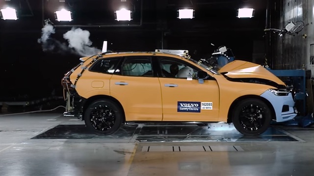 2018 Volvo XC60 tüm çarpışma testlerinden başarıyla geçti