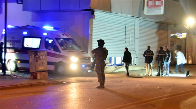 Adana'da markete EYP'li saldırı: 1 yaralı
