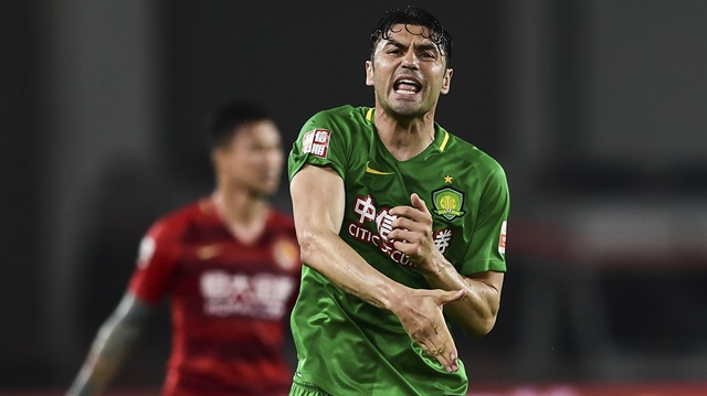 Beijing Guoan'da forma giyen Burak Yılmaz, Çin Ligi'nin yeni sezonunda çıktığı ilk maçta gol atmayı başardı. 