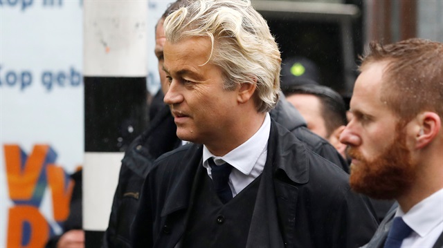 PW lideri Wilders, gazetecilere yaptığı açıklamada Türkiye'de halk oylamasına sunulan yeni anayasanın cumhurbaşkanına daha fazla güç verdiğini söyledi. 
