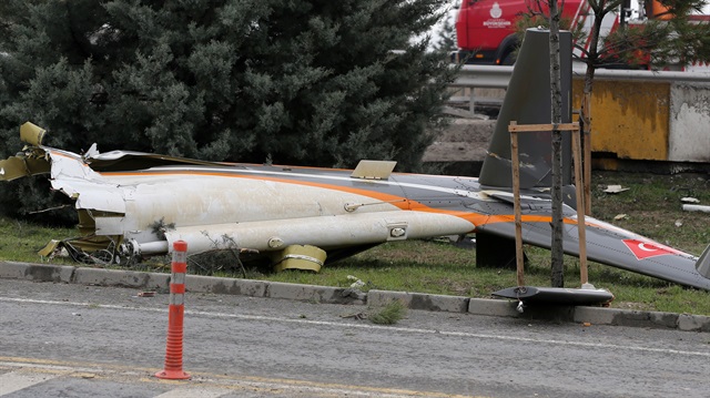 Büyükçekmece'de helikopter düştü.