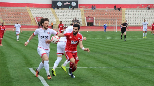 Spor Toto 2. Lig Beyaz Grup 26. hafta maçında Kahramanmaraşspor, kendi sahasında Fatih Karagümrük'ü 1-0 mağlup etti.