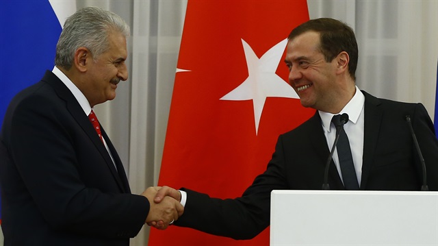 Başbakan Binali Yıldırım, Rusya Başbakanı Dmitri Anatolyeviç Medvedev ile telefonda görüştü.