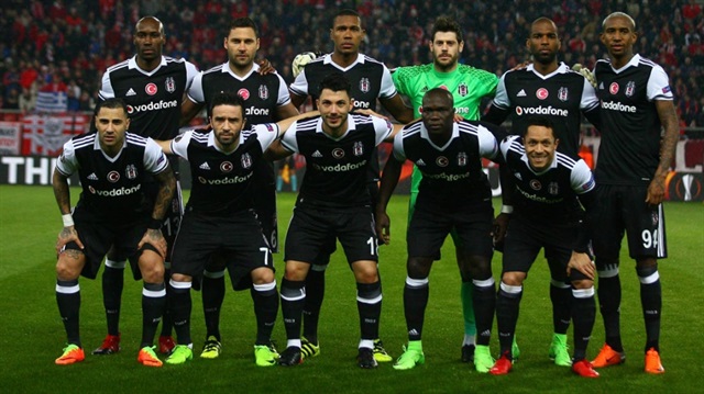 Beşiktaşlı taraftarlar sosyal medyada Dusko Tosic'e tepki gösterdi.
