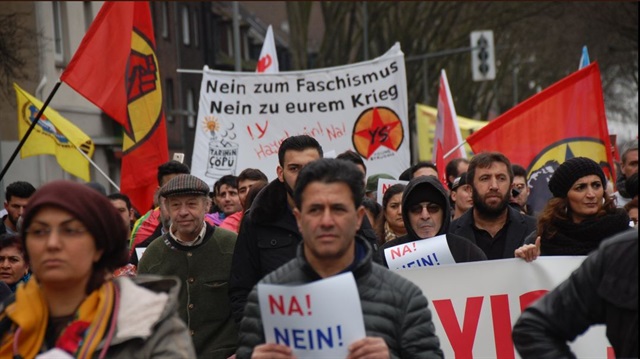 Nürnberg Atatürkçü Düşünce Derneği’nin çağrısı ile toplanan CHP Kuzey Bavyera Birliği, Vatan Partisi ile bazı sivil toplum kuruluşları, Kuzey Bavyera’da anayasa halkoylaması için “Hayır“ platformu kurdu.