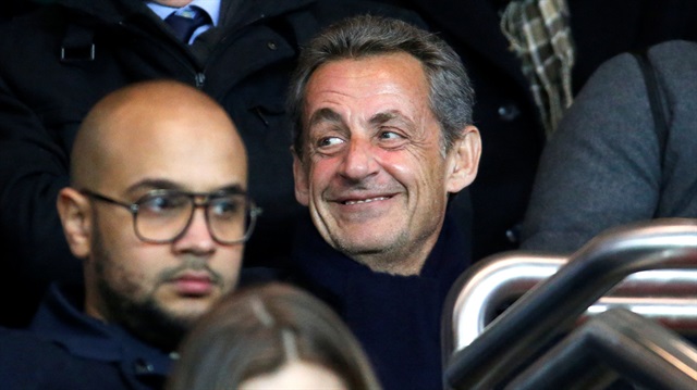 Sarkozy, Barcelona'nın stadında Real Madrid tezahüratı yapınca bulunduğu locadan çıkarıldı.