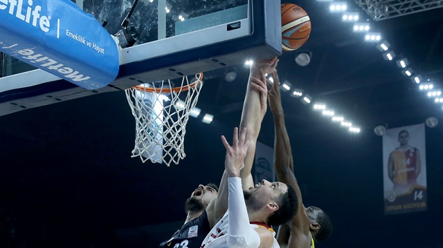 Basketbol Süper Lig: Galatasaray Odeabank Fenerbahçe maç sonucu haberimizde.