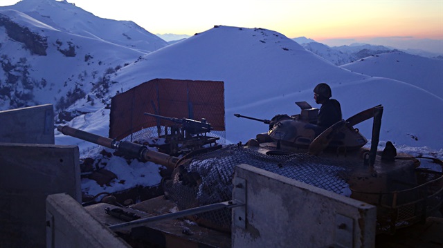 Turkish army secure the border against PKK terrorists