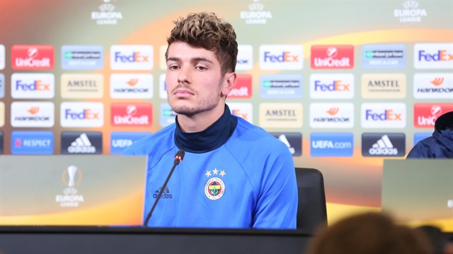 Başarılı futbolcu Fenerbahçe'de Kajer'in yokluğunda görev alıyor.