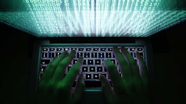 Türk hacker grubu Cyber Warrior Akıncılar, Hollanda Hükümetine tepki olarak bu ülkeye ait pek çok devlet sitesine siber saldırı düzenledi.