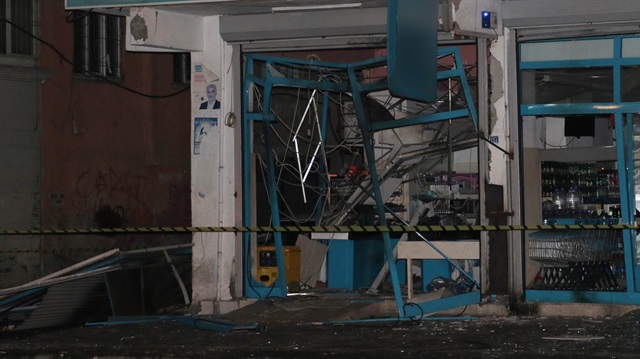 Diyarbakır'da markete EYP'li saldırı düzenlendi.