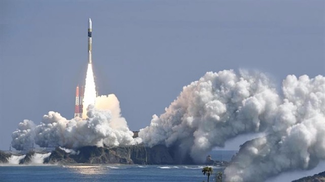 اليابان ترسل قمرا استطلاعيا إلى الفضاء
