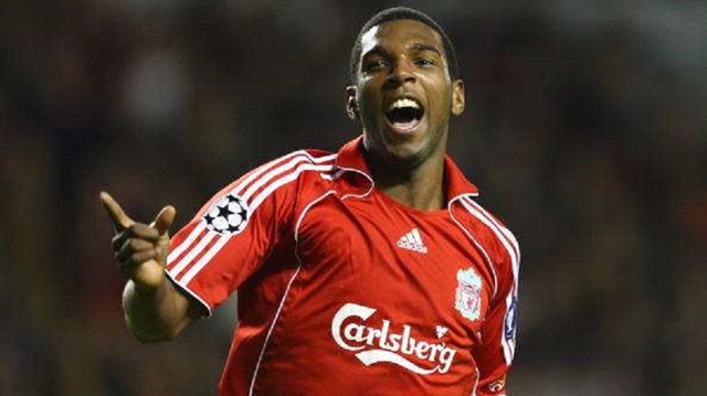 30 yaşındaki Babel, 2007-2011 yılları arasında Liverpool forması giymişti.