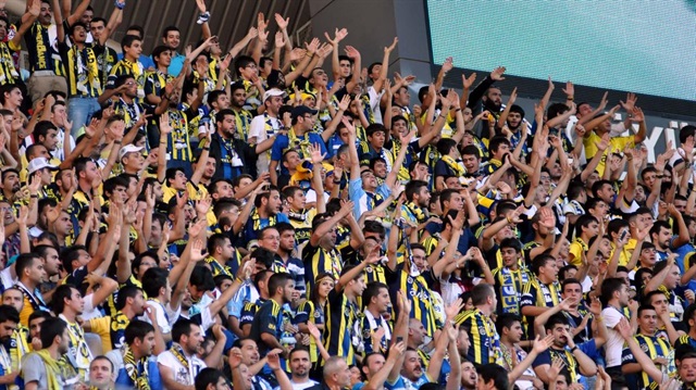 Fenerbahçeli taraftarlar Konyaspor maçı sonrasında Aziz Yıldırım yönetimine tepki gösterdi. 