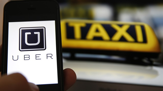 UBER nedeniyle 691 araca korsan nedeniyle işlem yapıldığını belirten İstanbul Taksiciler ve Esnaf Odası Başkanı Yahya Uğur, “Taksi şoförü arkadaşlarımız bu araçları gördüğü zaman plakalarını fotoğraflıyor. Çoğu araç da bağlanıyor” dedi.