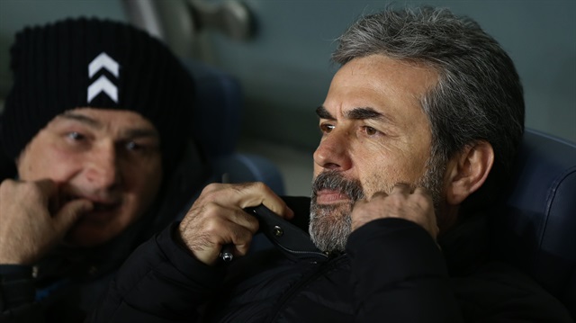 Aykut Kocaman, takımının 2-1 öne geçtiği gole sinirlenir gibi bir tepki verince sosyal medyada tepki görmüştü.