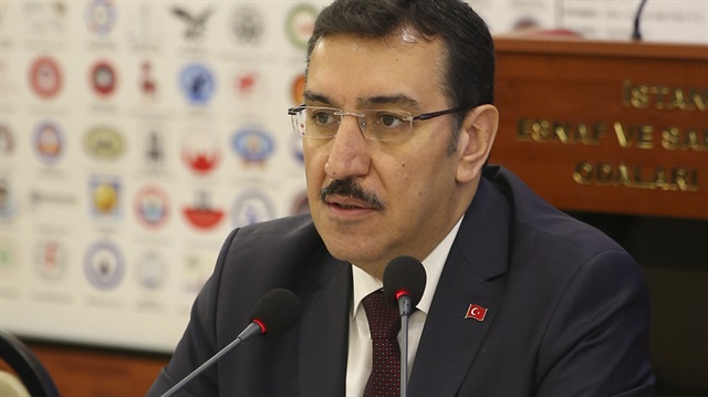 Tüfenkci, İstanbul Esnaf ve Sanatkarlar Odaları Birliği'ni (İSTESOB) ziyaret ederek, burada Türkiye ekonomisinin güçlenmesi için esnafa sağlanan imkanlarla ilgili bilgiler verdi.