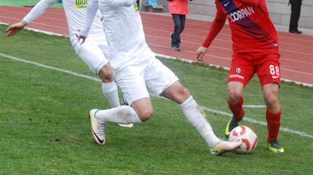 Spor Toto 2. Lig Kırmızı Grup'ta Gümüşhanespor, İnegölspor'u 2-1 yendi.