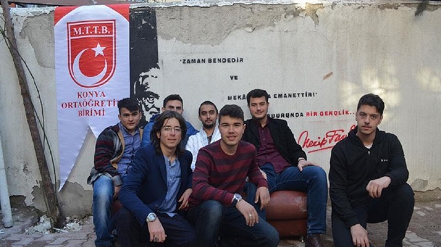 Konya MTTB üyesi bir grup lise öğrencisi, Çanakkale Deniz Zaferi'nin 102. yılı dolayısıyla milli şair Mehmet Akif Ersoy'un "Çanakkale Şehitlerine" şiirini okudukları klip hazırladı.