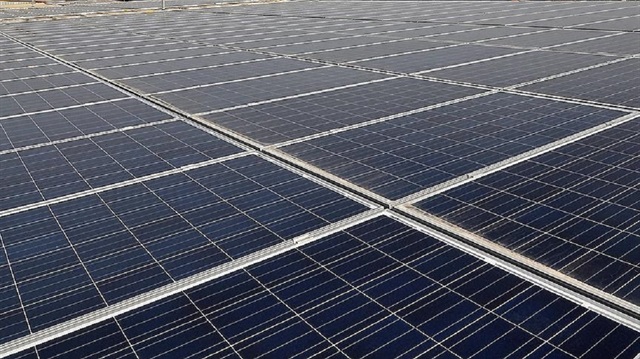 Türkiye'nin ilk çöl tipi teknoloji ile üretilen güneş paneli üretim tesisini Mersin'de kuruluyor.