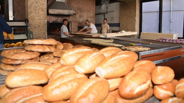 Adana'da ortaya çıkan GDO'lu ekmeklerden sonra uzmanlar uyarıyor.
