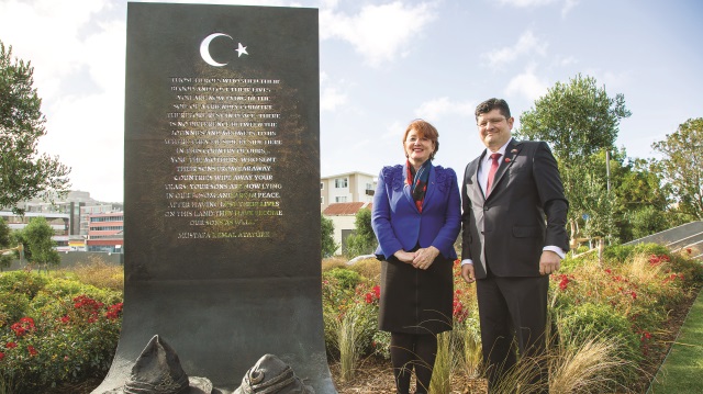 Yeni Zelanda’nın başkenti Wellington’daki Pukeahu Ulusal Savaş Anıtı Parkı’ndaki Türk Anıtı törenle açıldı.