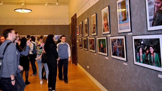 Fotoğraf Sanatçısı Murat Gür'ün sergisine Macarlar büyük ilgi gösterdi. 