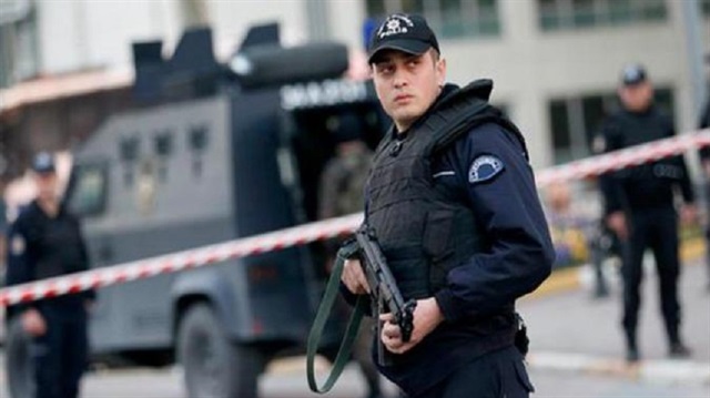 الأمن التركي يلقي القبض على 4 إرهابيين قرب الحدود العراقية