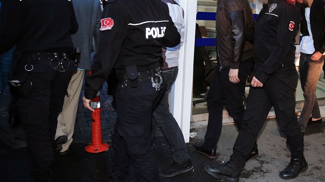 ASELSAN'daki FETÖ operasyonu kapsamında 74 şüpheliden 44'ü tutuklandı.